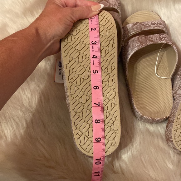 NWT Freedom Moses Viper Sands Slides sz 7/8 and 8/9 - Picture 12 of 14